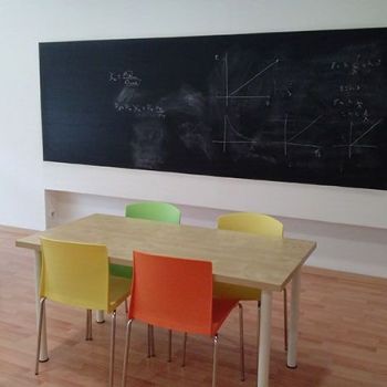 Centre d'estudis a Cerdanyola del Vallès 02