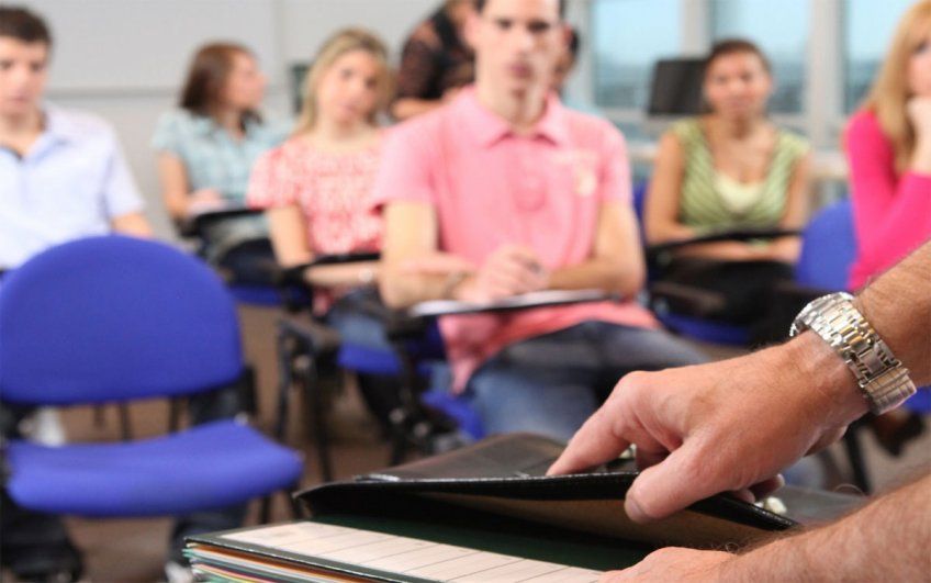 Proves d'accés a la universitat per persones més grans de 25 anys | +Q n0mbr3s